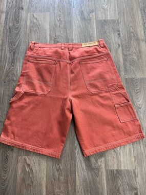 PJ jeans baggy Red carpenter shorts with a relaxed fit #skater #summer
A305